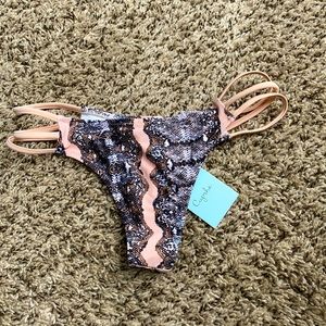 Cupshe bikini bottoms very cheeky size S
